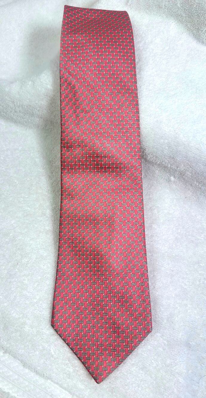 Burberry London Pink Gray Geometric 100% Silk Men’s Tie